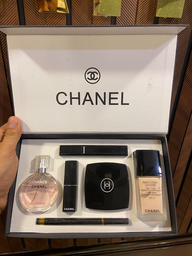Chanel 6-Piece Makeup and Fragrance Gift Set