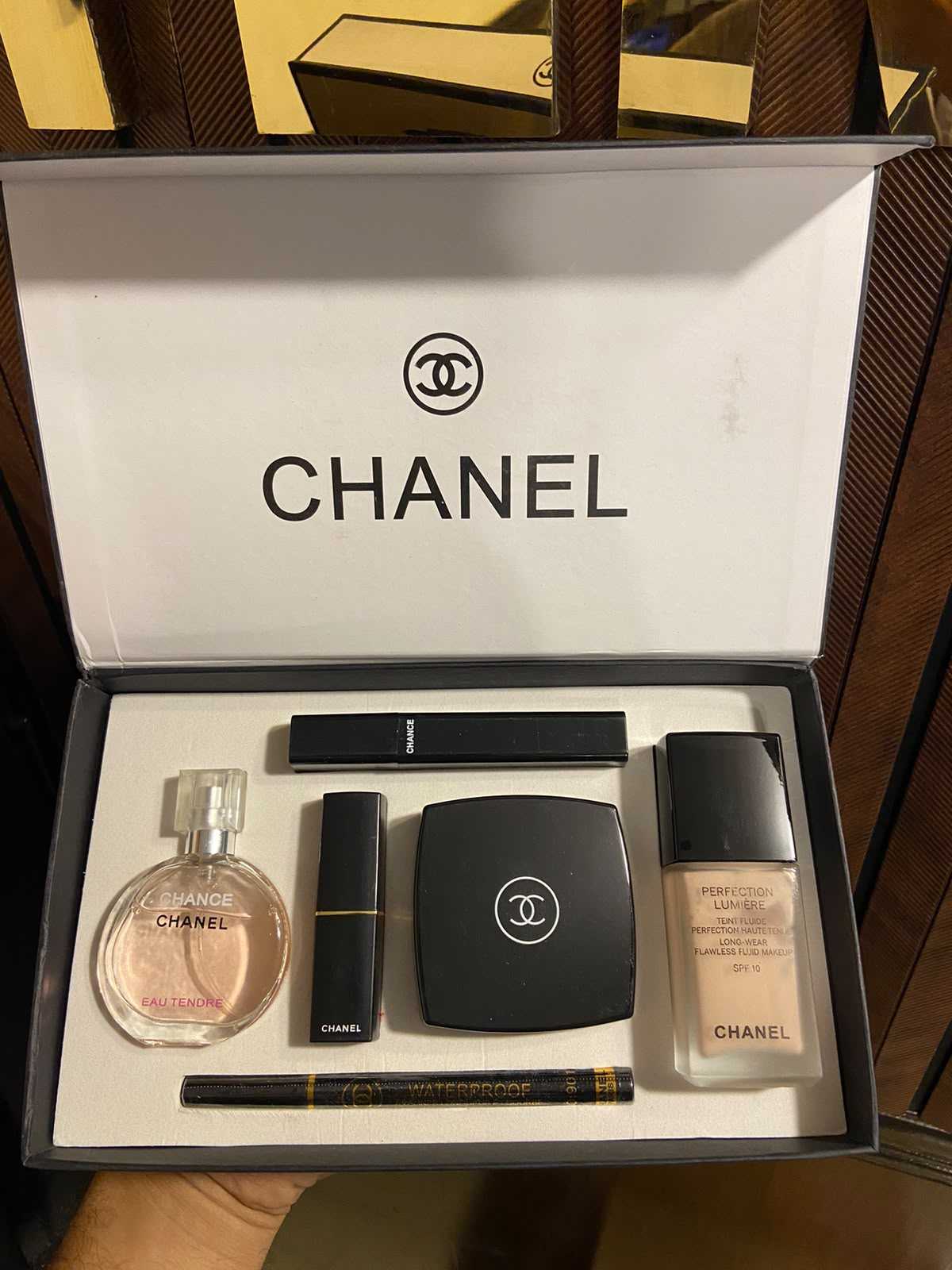 Chanel 6-Piece Makeup and Fragrance Gift Set